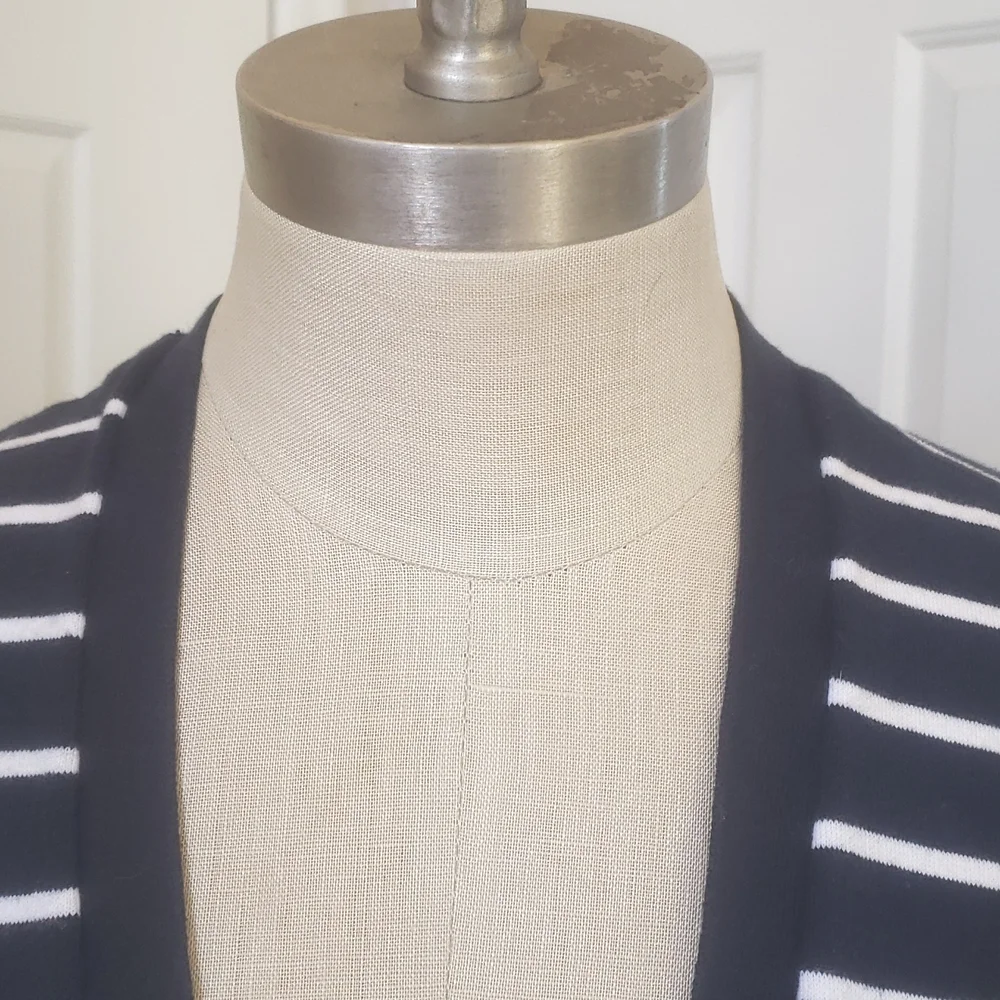Vintage crisp nautical‑inspired